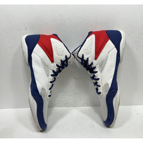 Athletic_Shoes